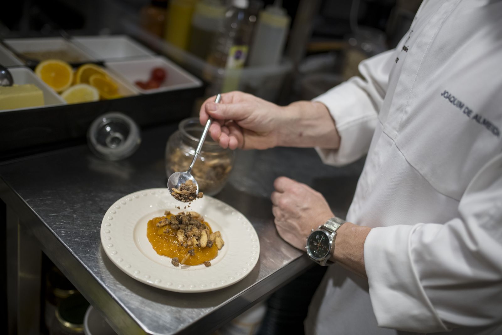 Sopa dourada — empratamento