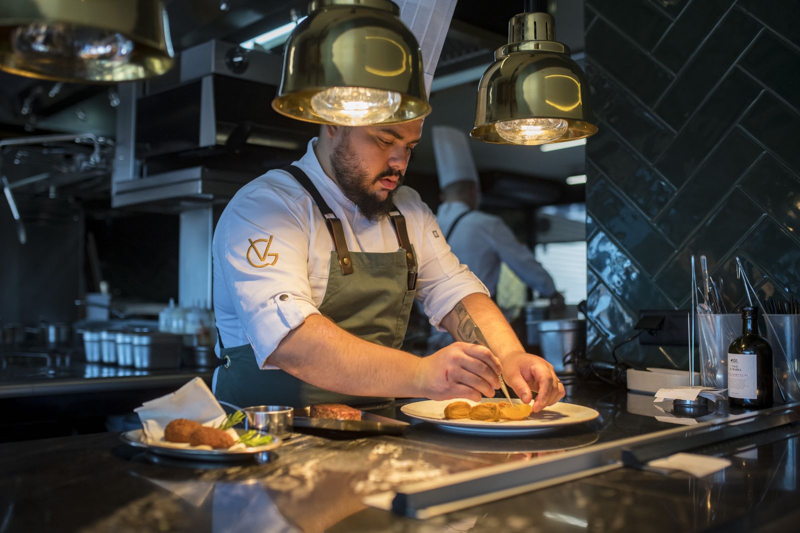Cabrito assado — empratamento